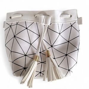 Geometric White Bucket Bag with tassels